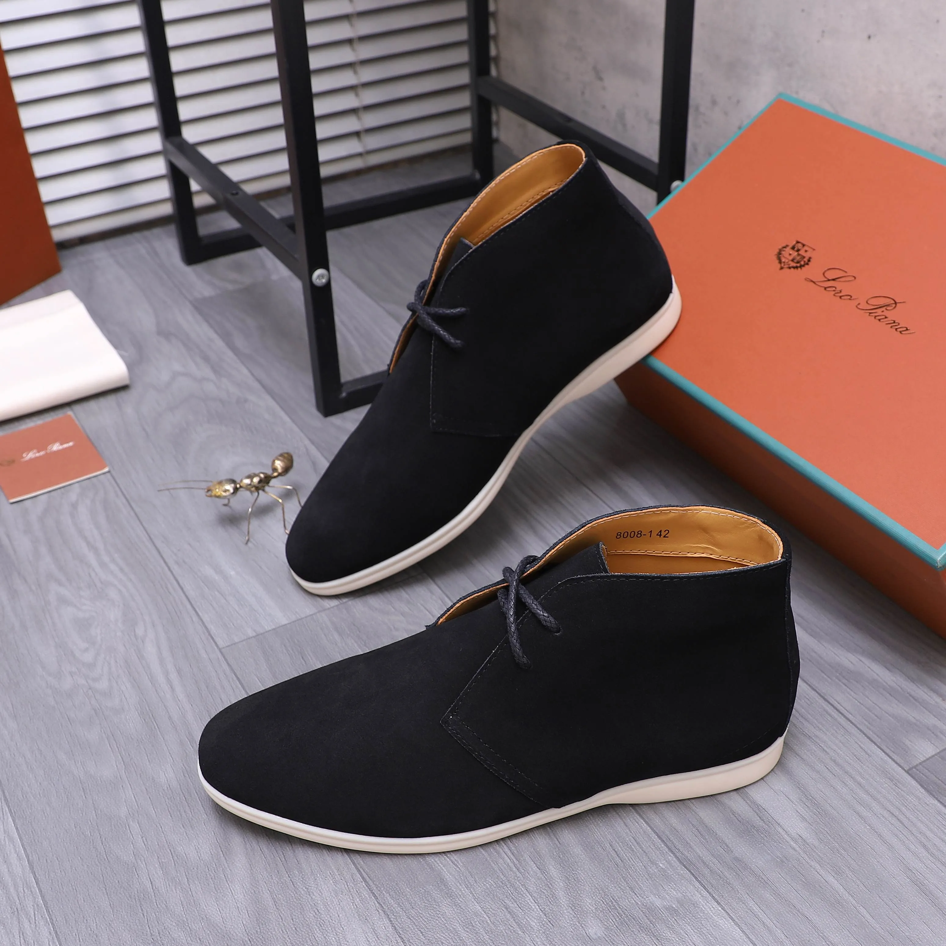 Men's shoes 💰442 Product trademark: Loro Men's shoes 💰iana "nuoyoupianran" high-top casual shoes Regular size: 38-45 (custom-made 45 non-returnable) Product materials: Selected frosted cowhide upper, cowhide lining, original outsole